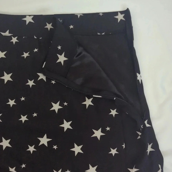 NWT Nasty Gal Star-T As You Mean To Go On Mini Skirt Color Black/White Size 2 - Picture 9 of 15